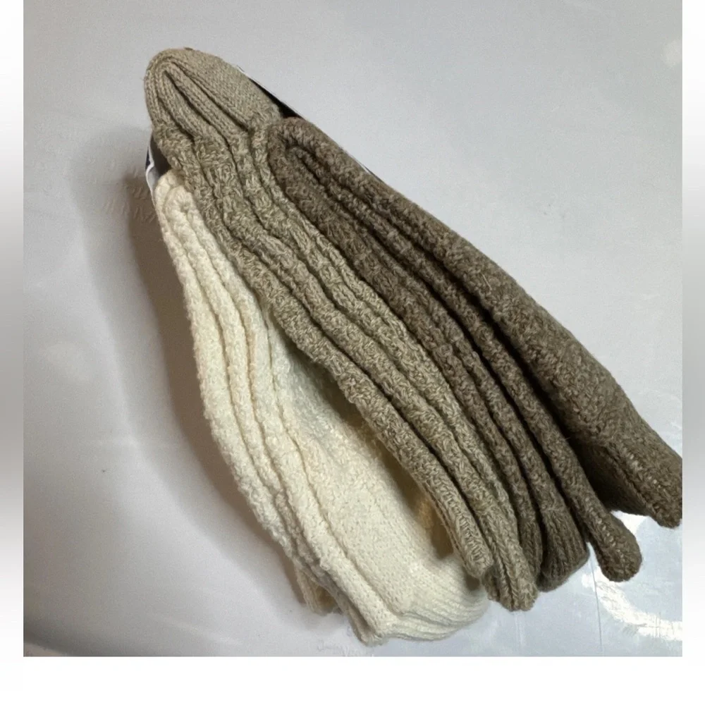 Universal Thread Socks Multicolor 3 Pack, 4-10 size Cotton Blend NWT Winter